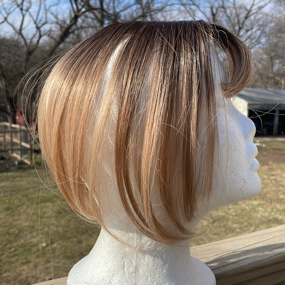 NWT ombré topper brown blonde ends blended hair rounded bangs center parting - Picture 3 of 15